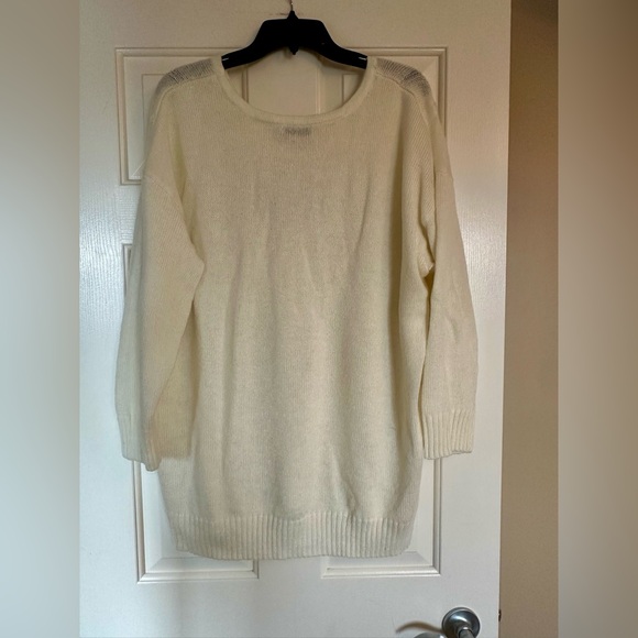 Cream coloured cable knit sweater - Picture 2 of 4